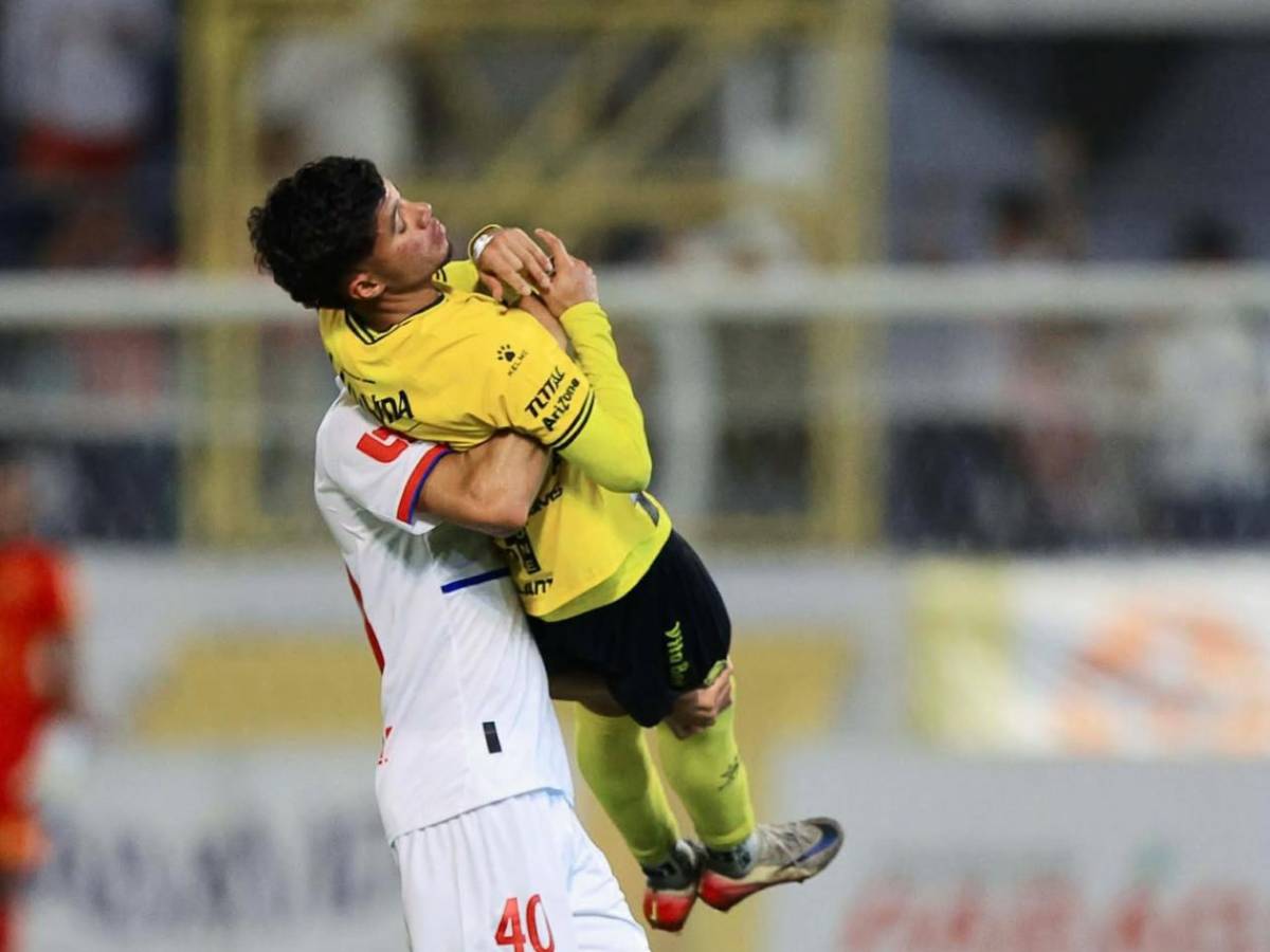 Real España celebra, Olimpia sufre y discusión de compañeros, culpable y desmayo