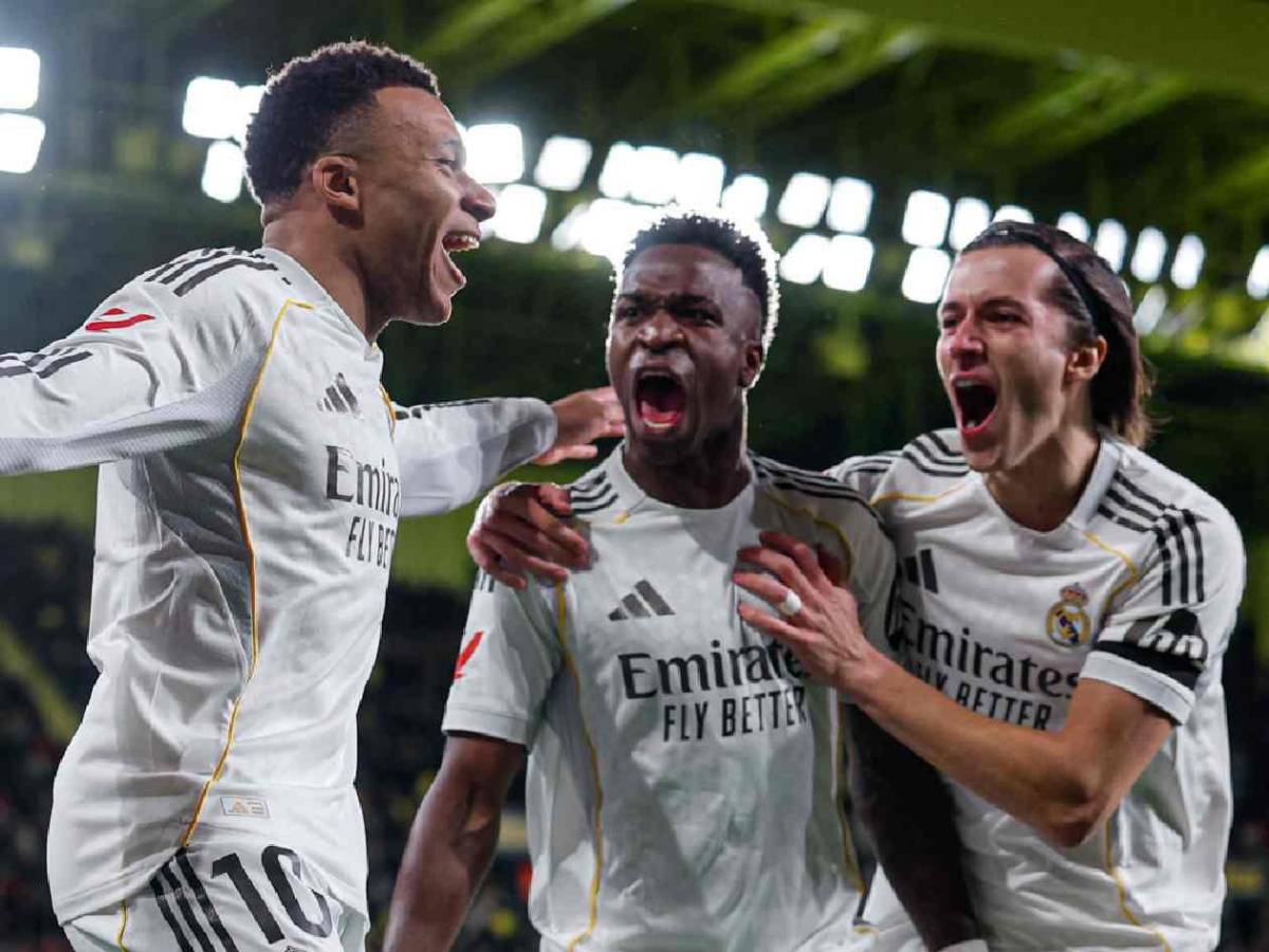 Beso de Mbappé a compañero, Brahim la pasó mal y VAR no intervino en polémica