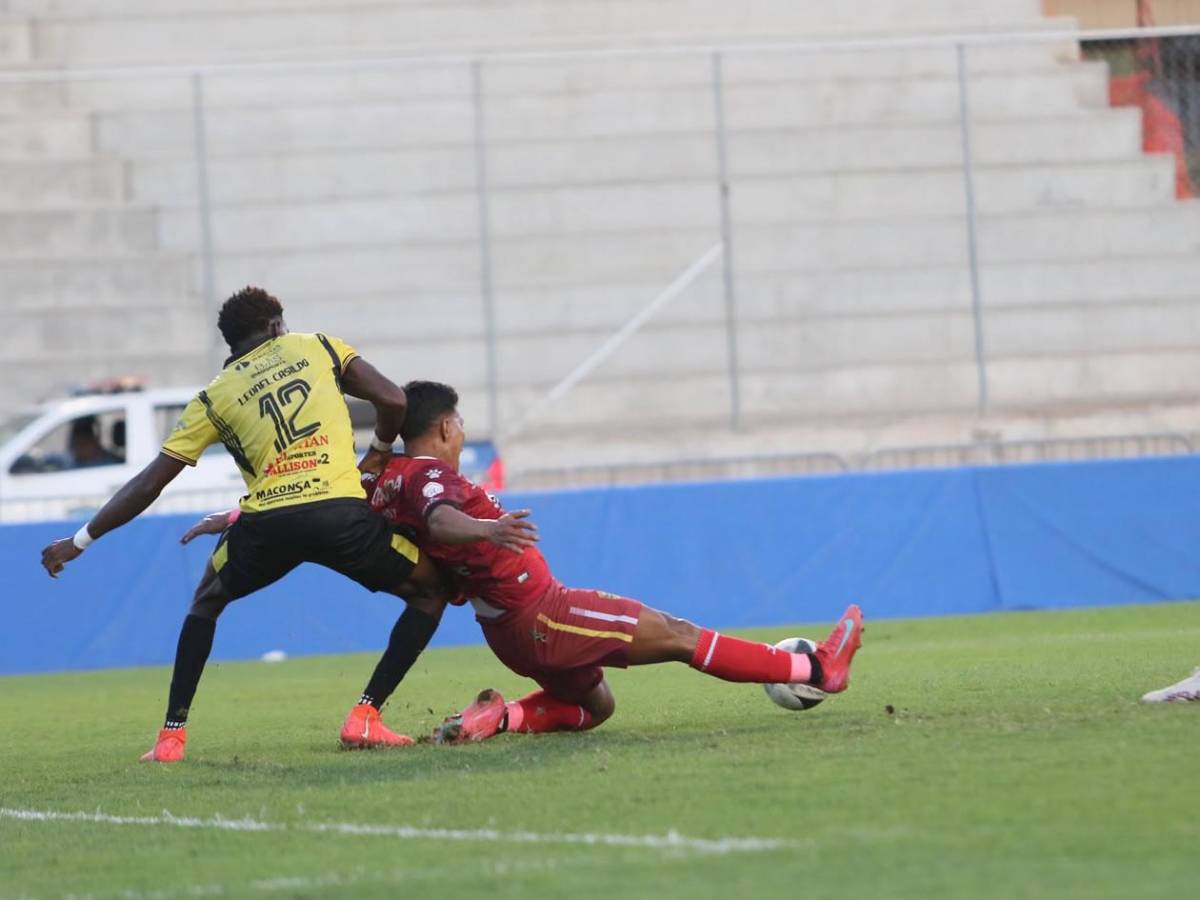 Pelea entre jugadores de Real España, festejo de Génesis y las chicas