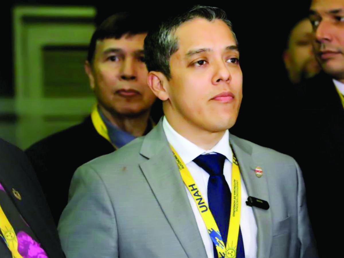 Rector de UNAH: estudiantes tendrán su lugar en el Consejo Universitario
