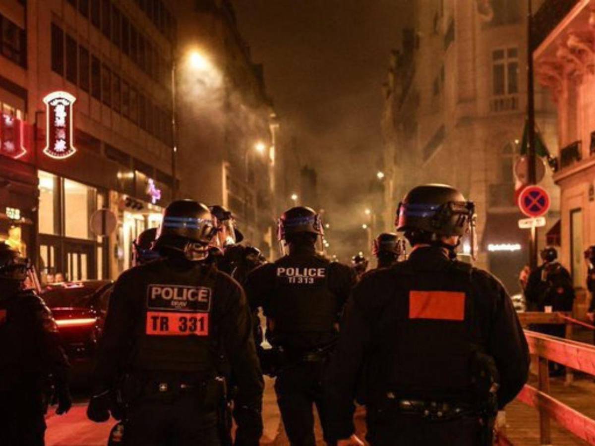 Caos en París: cientos de detenidos y heridos empañan la fiesta del campeón PSG