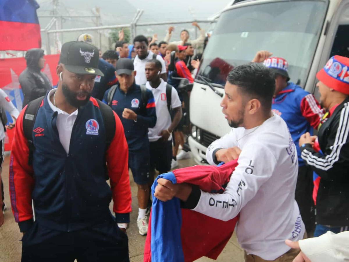 Tensión: Encerrona de la Ultra Fiel a futbolistas del Olimpia y así terminó todo