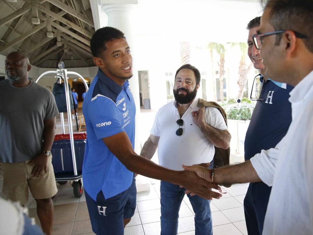 Luis Redondo y su pareja sorprenden en concentración de Honduras: Así reaccionó Choco