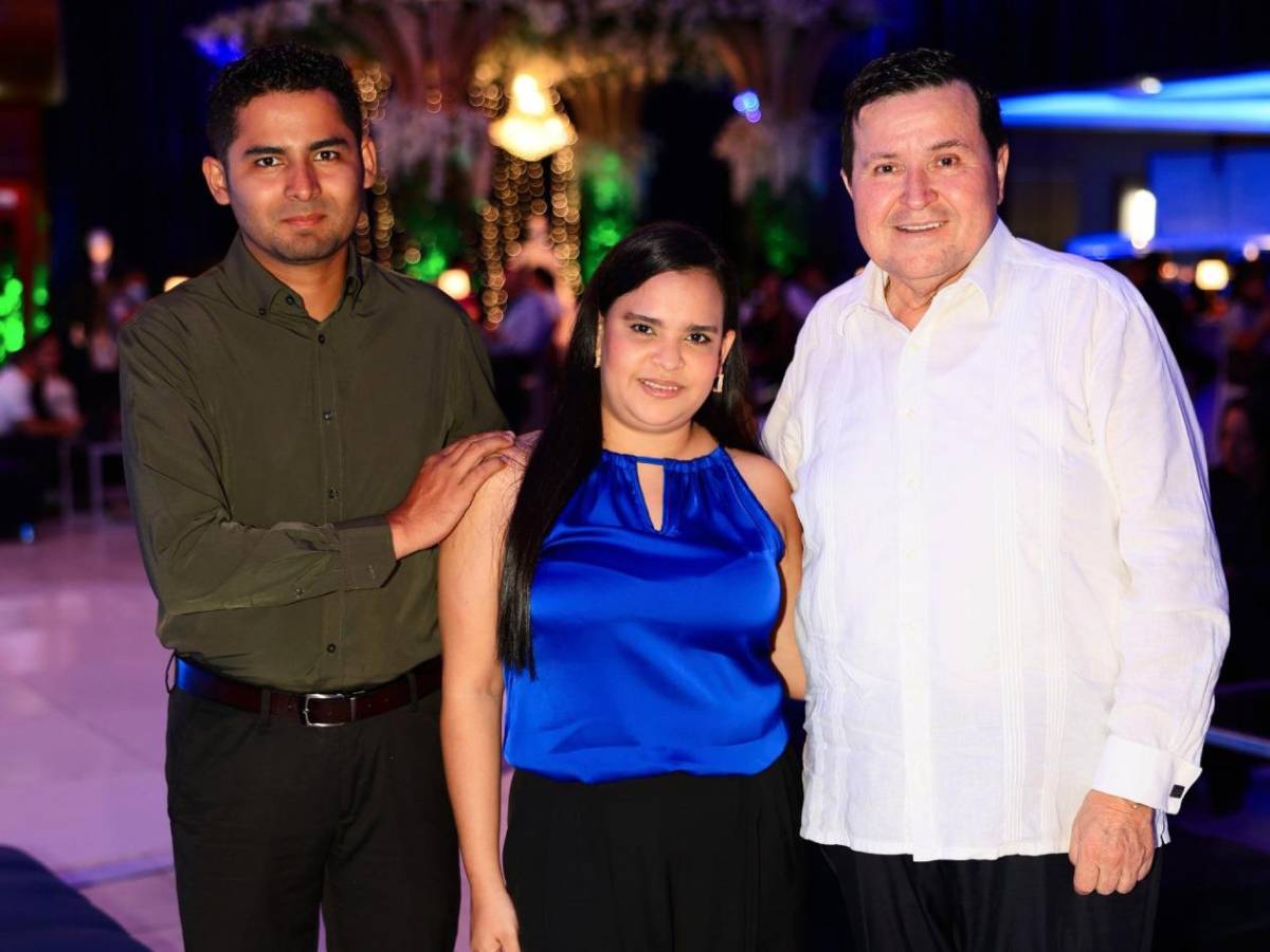 Celebran alianza estratégica con coctel empresarial en SPS