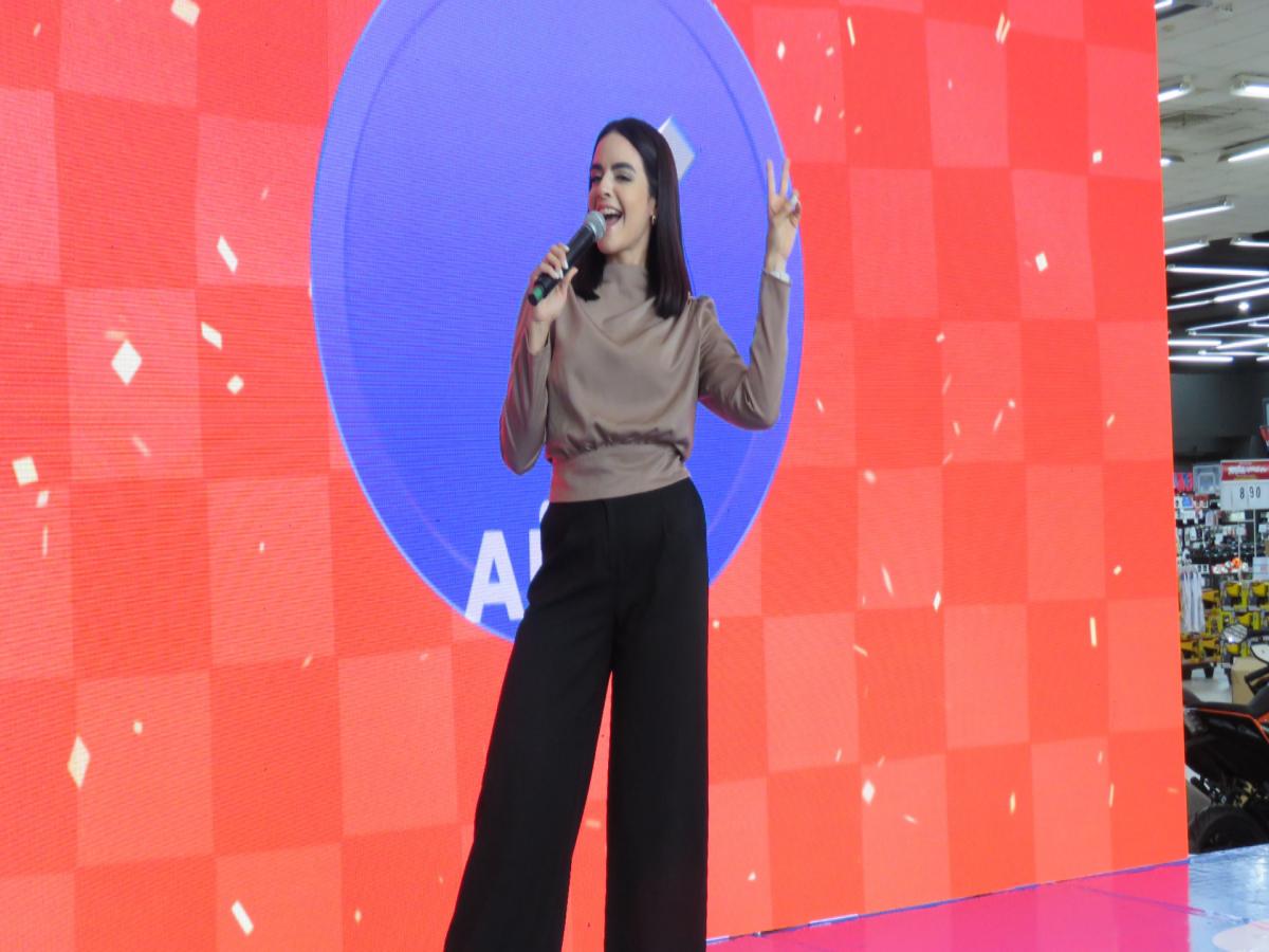 La creadora de contenido Ana Rico animó la celebración con su infalible carisma.