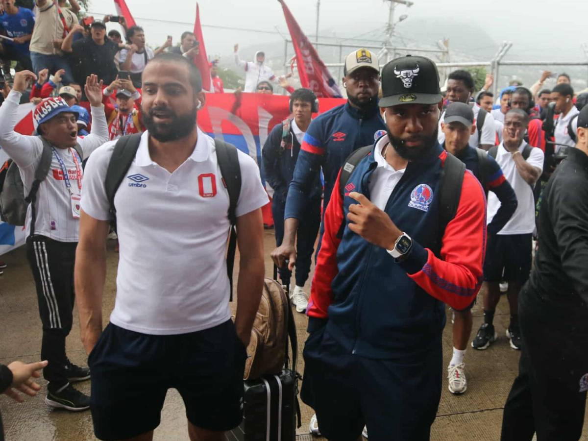 Tensión: Encerrona de la Ultra Fiel a futbolistas del Olimpia y así terminó todo