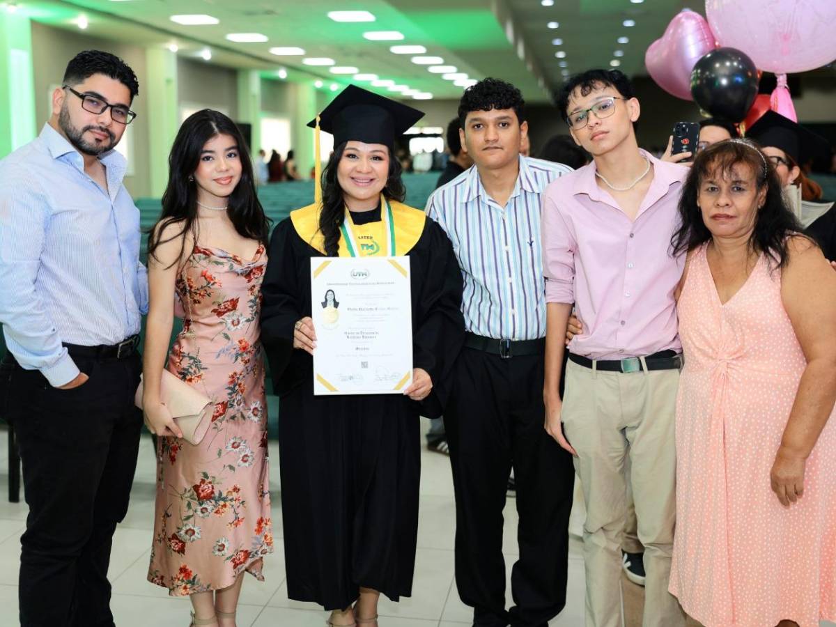 La graduación de la UTH celebra a 262 nuevos profesionales