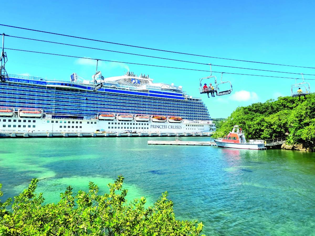 Histórico aumento de cruceristas a Roatán al cierre de este año