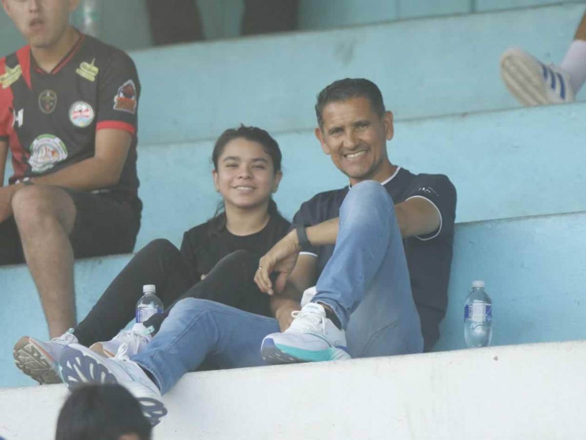 Futbolistas esperando pago, Mauricio Dubón sorprende y ¿quién es la chelita?