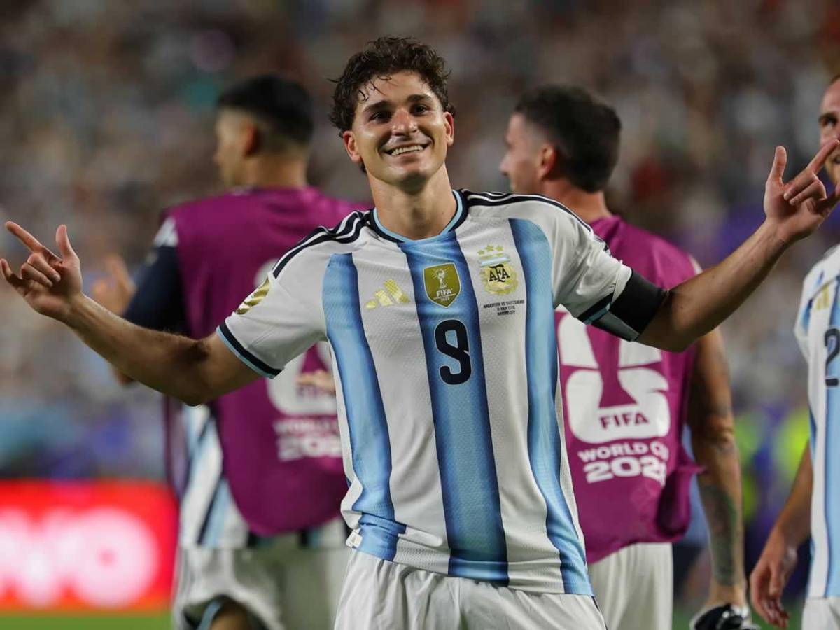 Otra ayuda a Argentina, fuerte cruce de Messi con árbitro, agresión y apareció su enemigo