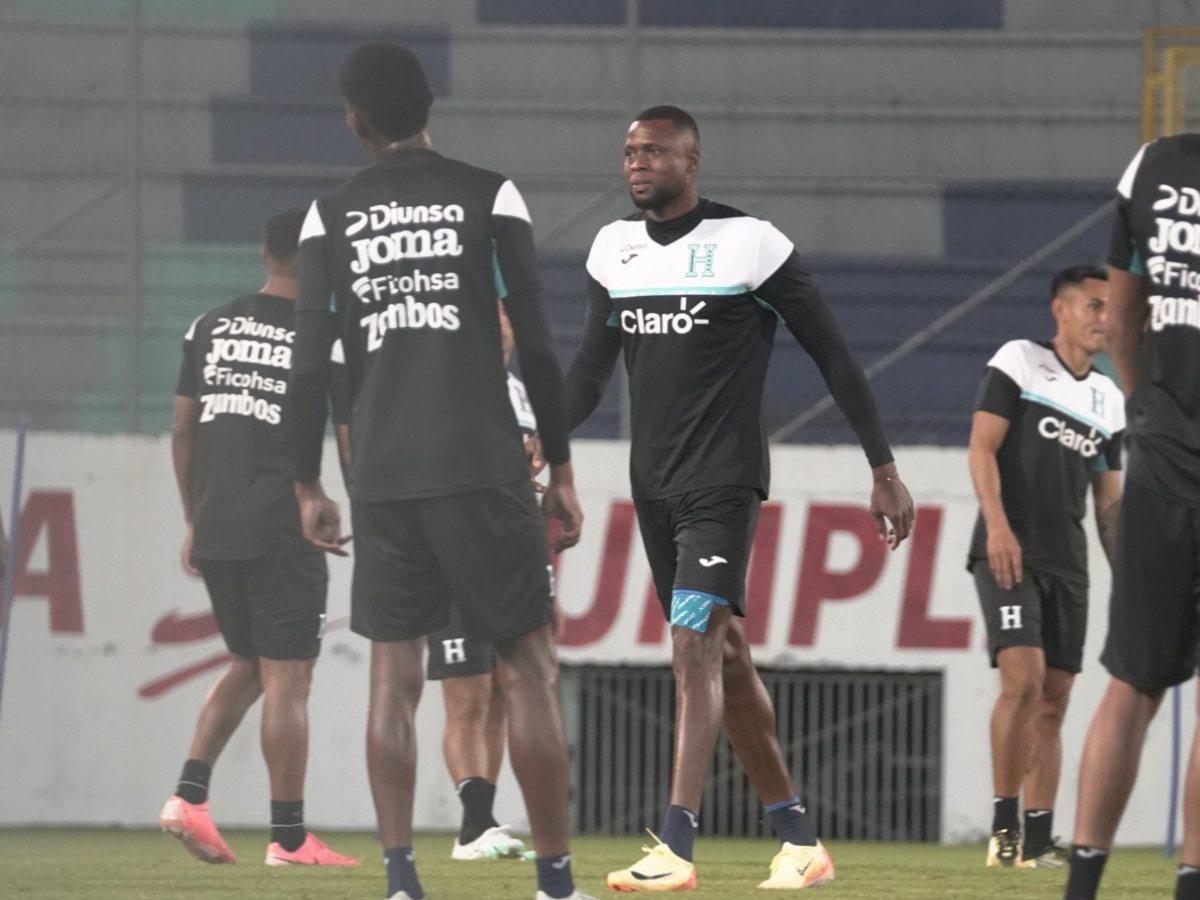 Yustin Arboleda entrenó por primera vez con la selección de Honduras.