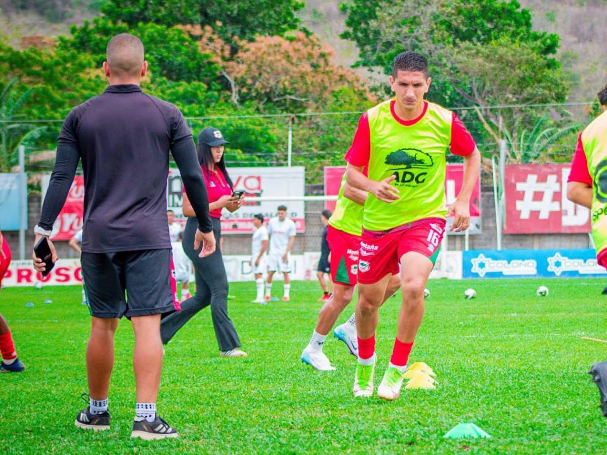 Escándalo: Expulsan del fútbol a equipo que tiene un jugador hondureño