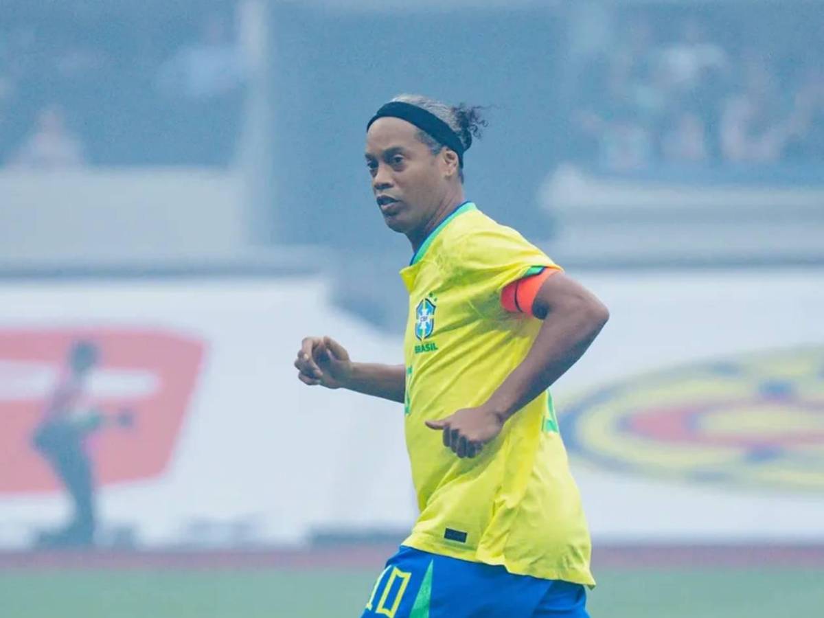 ¡Insólito! Ronaldinho sale del retiro y vuelve al fútbol: Inscrito por impensado club