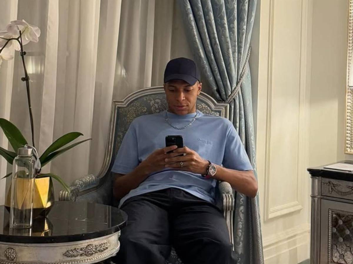 Mbappé es investigado tras pagarle a cinco policías: Esta cantidad les dio por curiosa razón