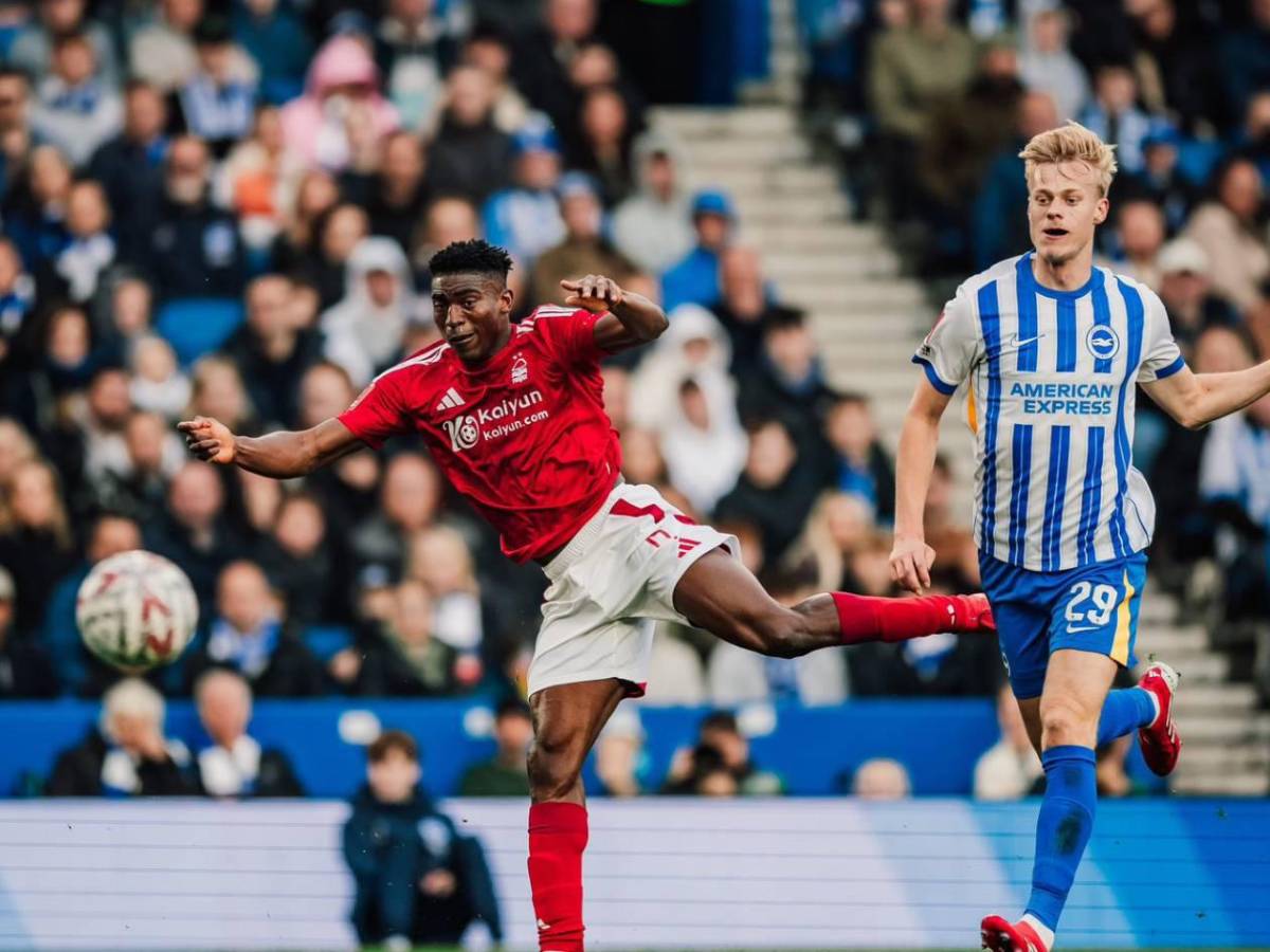 Piden rezar por él: Famoso futbolista en coma y su DT es señalado