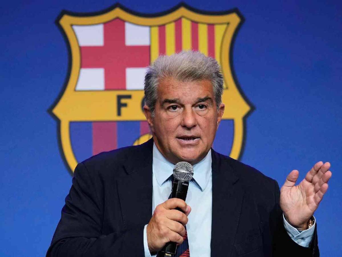 Se ofrece al Barcelona: llegaría como agente libre y revelan postura de Flick