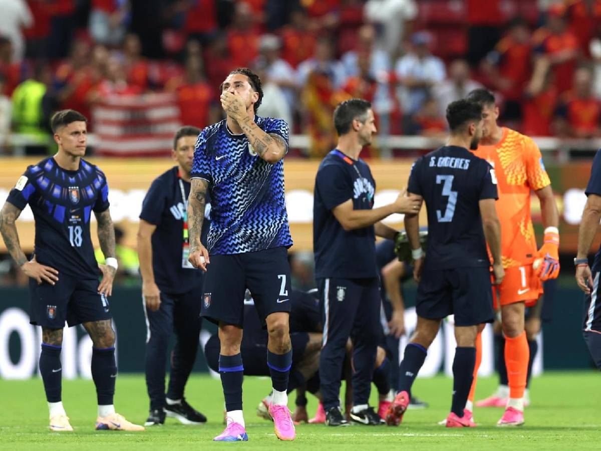 Enfado de Valverde, encaran al árbitro y señalan culpable tras eliminación de Uruguay