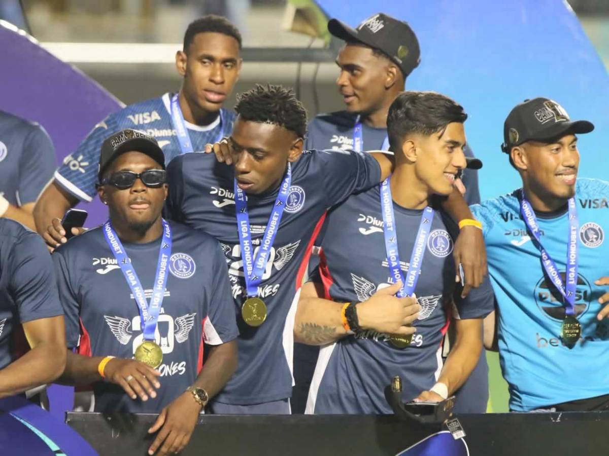 Motagua campeón: festeja la Copa 20, baile del Búho Meléndez y emoción de Pedro Atala