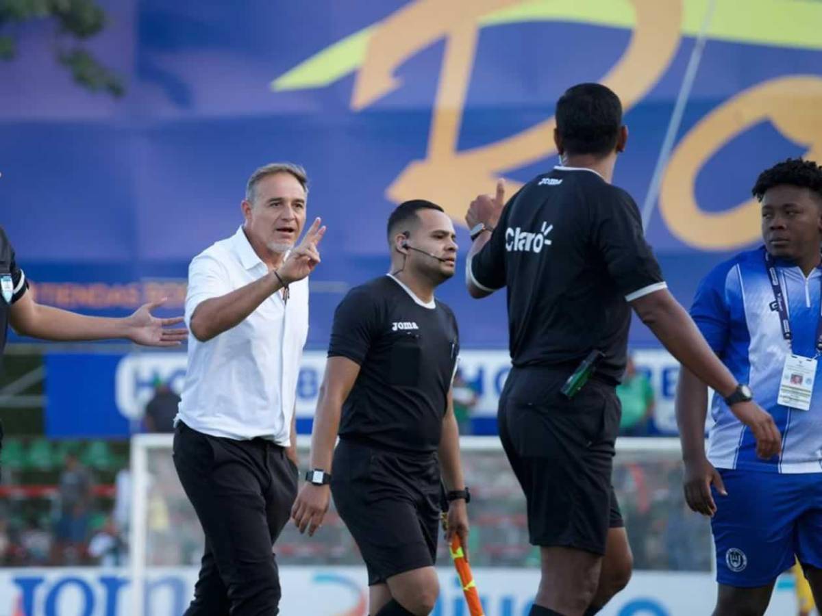 'Tota' Medina pierde la cabeza, festejo a lo Cristiano, mensaje al DT de Honduras en el Clásico y lindas chicas