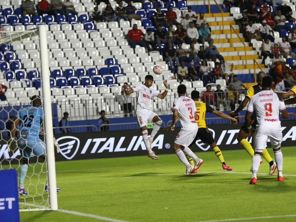 El héroe inesperado de Olimpia, mala noticia en Real España y novia de futbolista cautiva