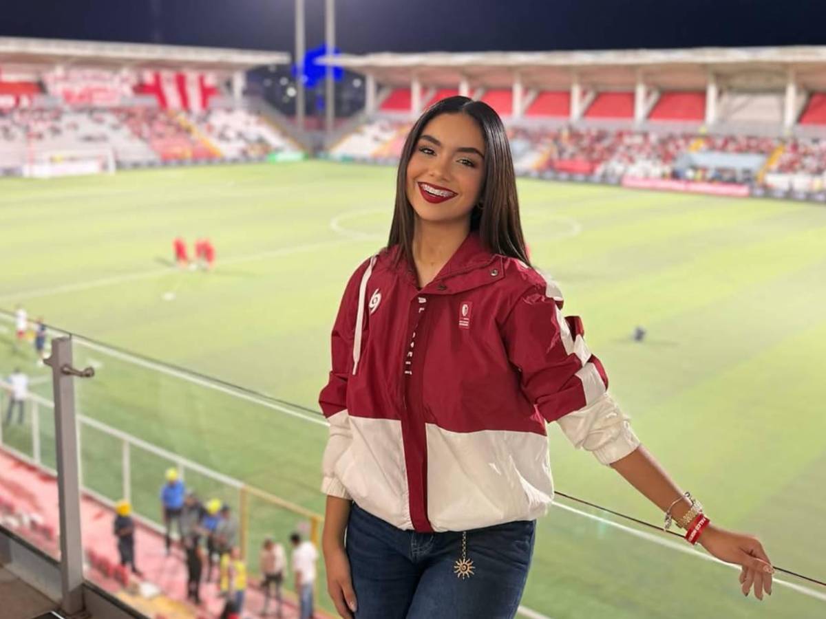 Reina llega San Pedro Sula por partido y las miradas se van sobre ella