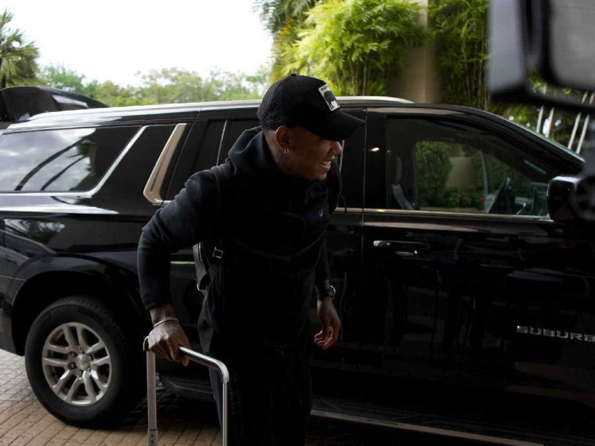 Romell Quioto regresó a la Selección: así lo recibieron y llegó en lujoso auto