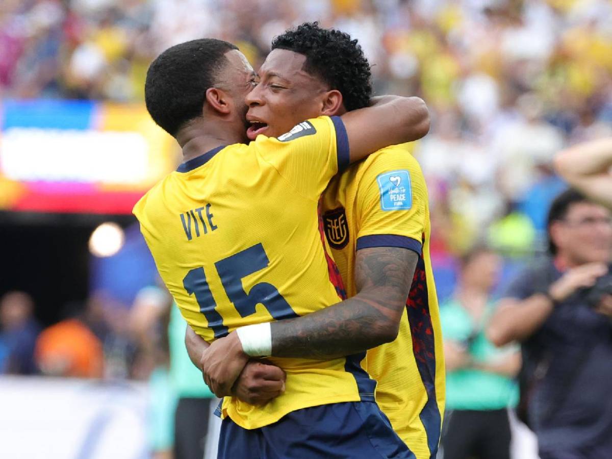 Mundial: Lágrimas de Ecuador, DT se volvió loco con su esposa y decepción en Alemania