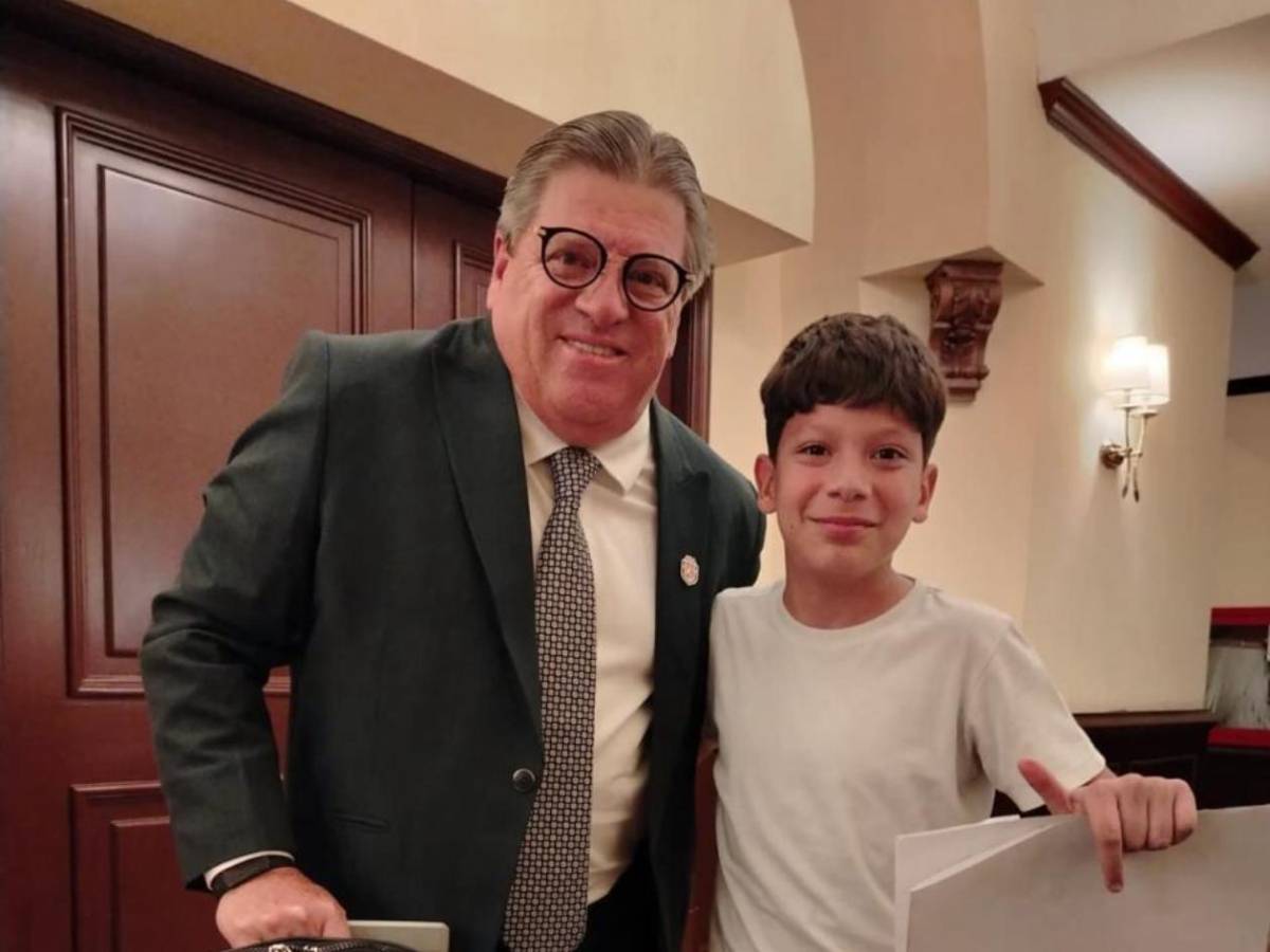 Keylor Navas cumple sueño de pequeño en Honduras; famosa internacional cautiva y brasileño sorprende