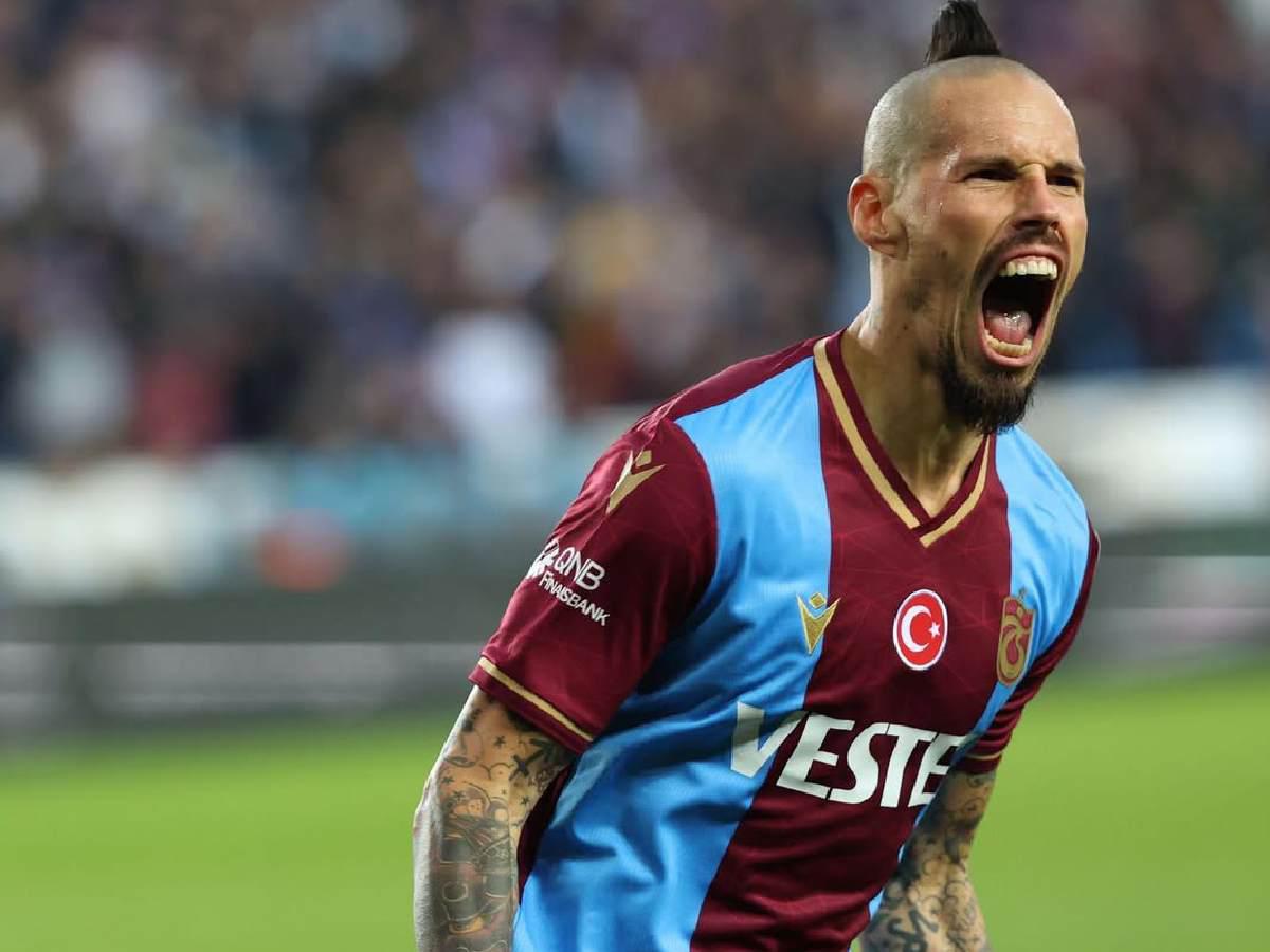 Se alejó del fútbol y sorprende con nueva faceta: “hotel para gallinas”