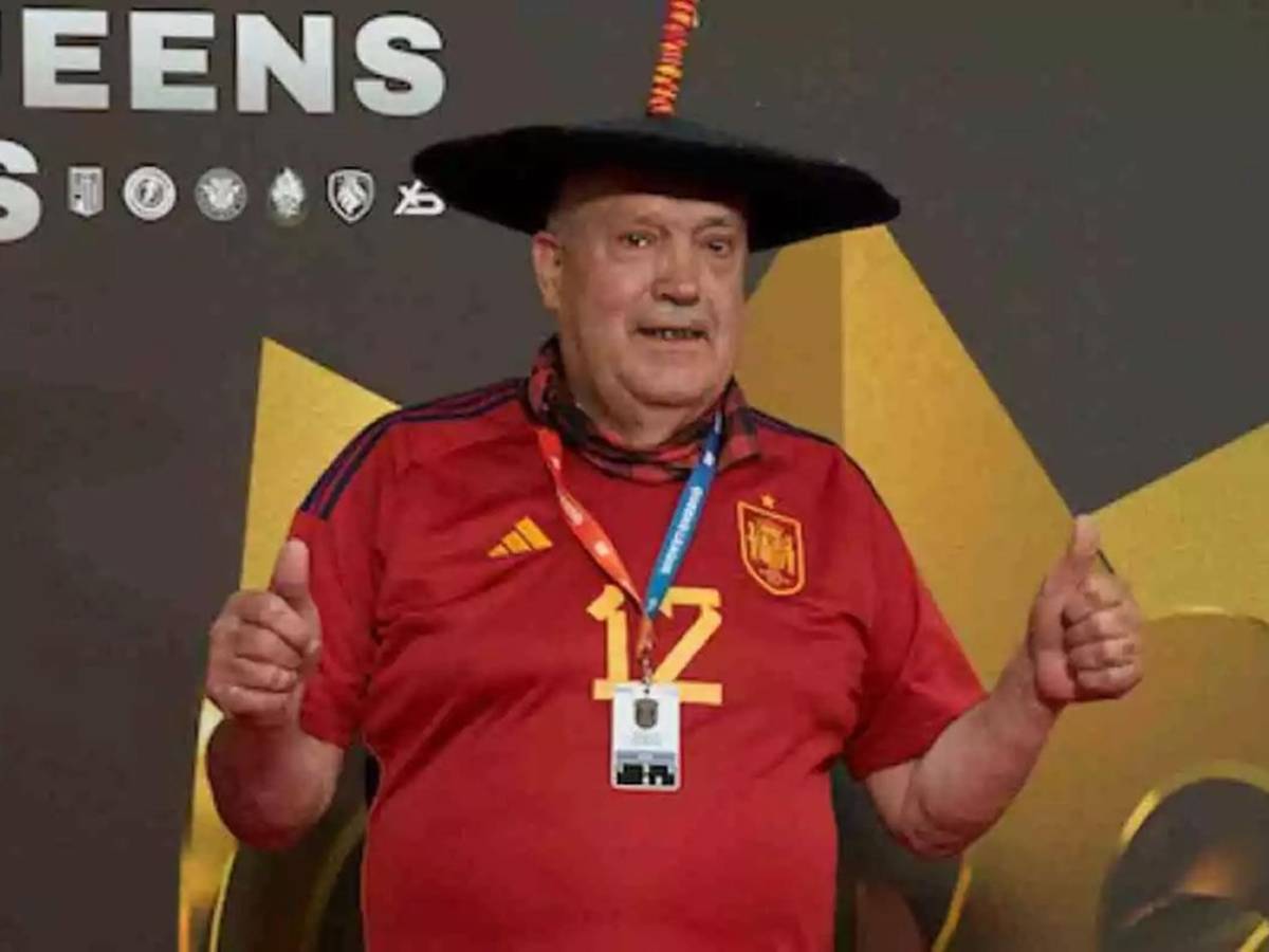 Muere Manolo 'El del Bombo', el hincha más fiel de España: 10 Mundiales