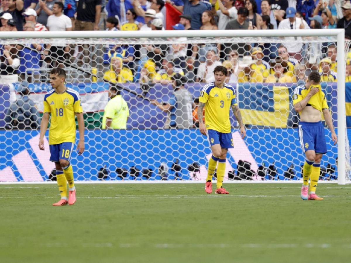 Show de Mbappé en el Mundial, lo que hizo con su DT y dolor de Suecia eliminada