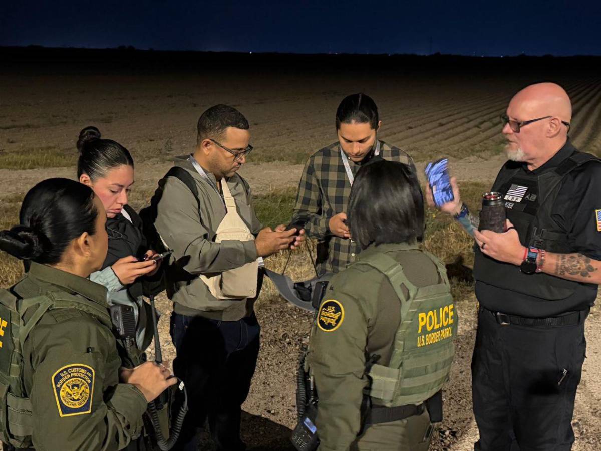 Periodistas estrechan lazos en cobertura de programa de inmigración