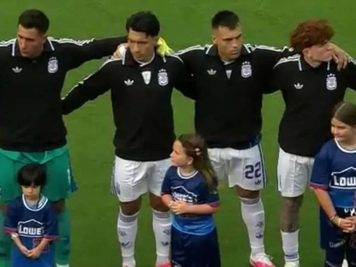 Messi sorprende tras el partido, ¿cambió camiseta? y abrazo histórico para Honduras
