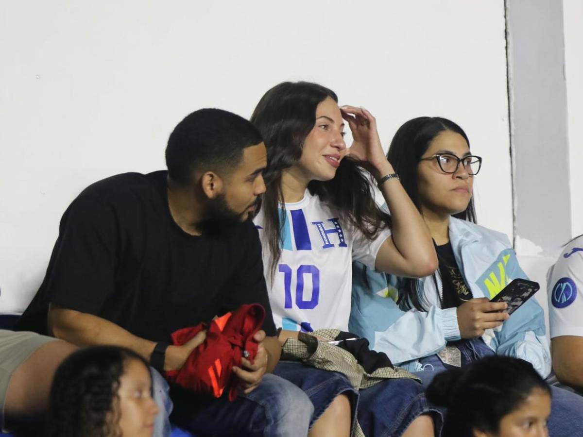 Esposa de futbolista cautiva y el descuido de chica: las bellezas del Honduras vs Jamaica