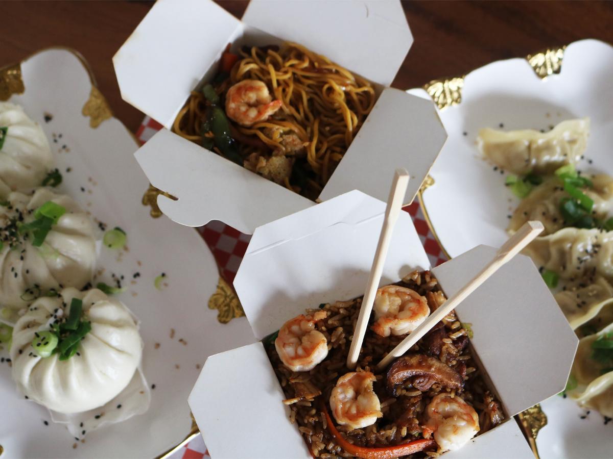 Sorprende a tu paladar con unos ricos BBQ Pork Buns o arma tu propio wok con tus ingredientes favoritos.