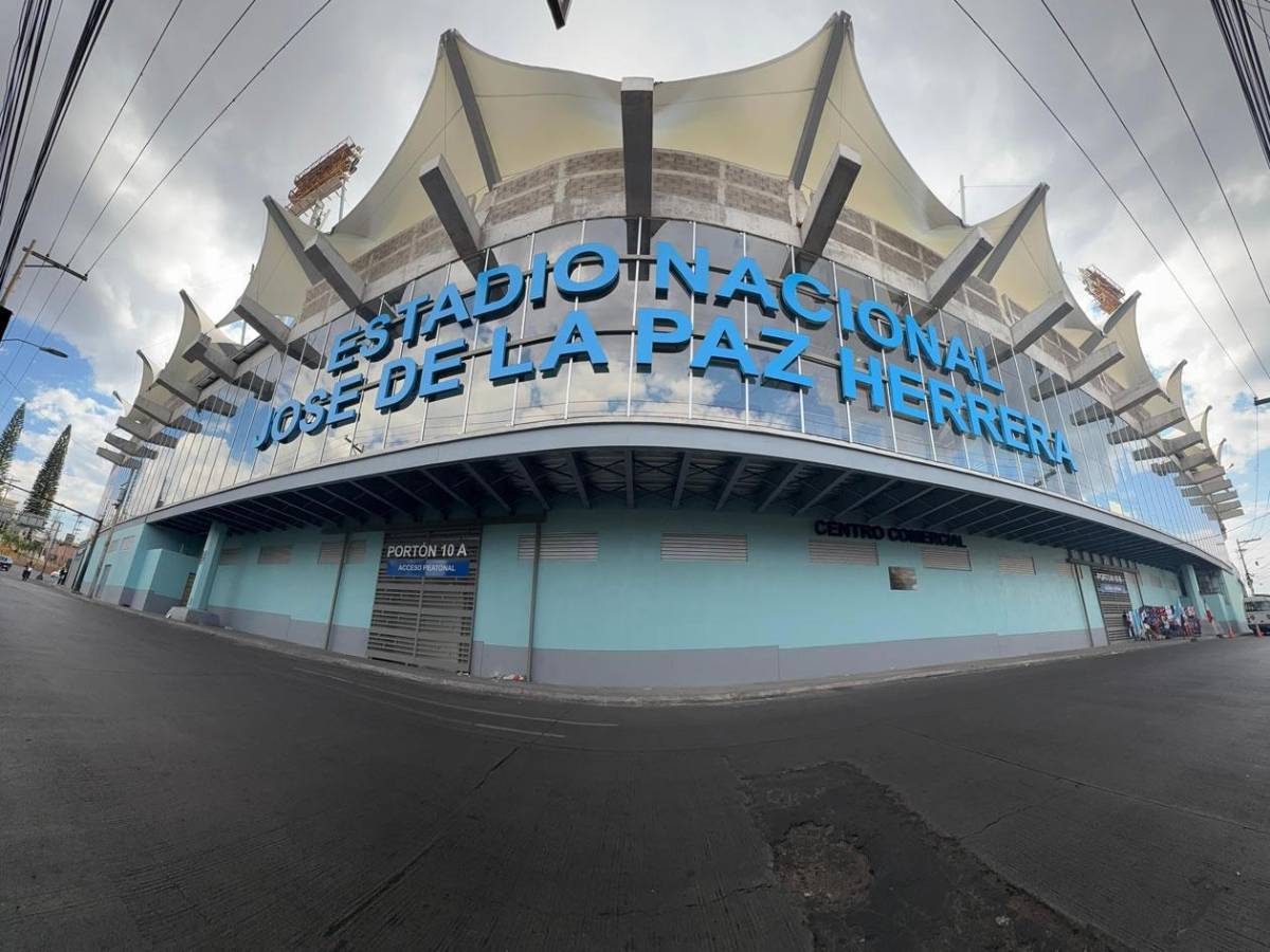 Marcó triplete y recibió beso, polémicas del FVS, selfie de Motagua y Victoria se hunde