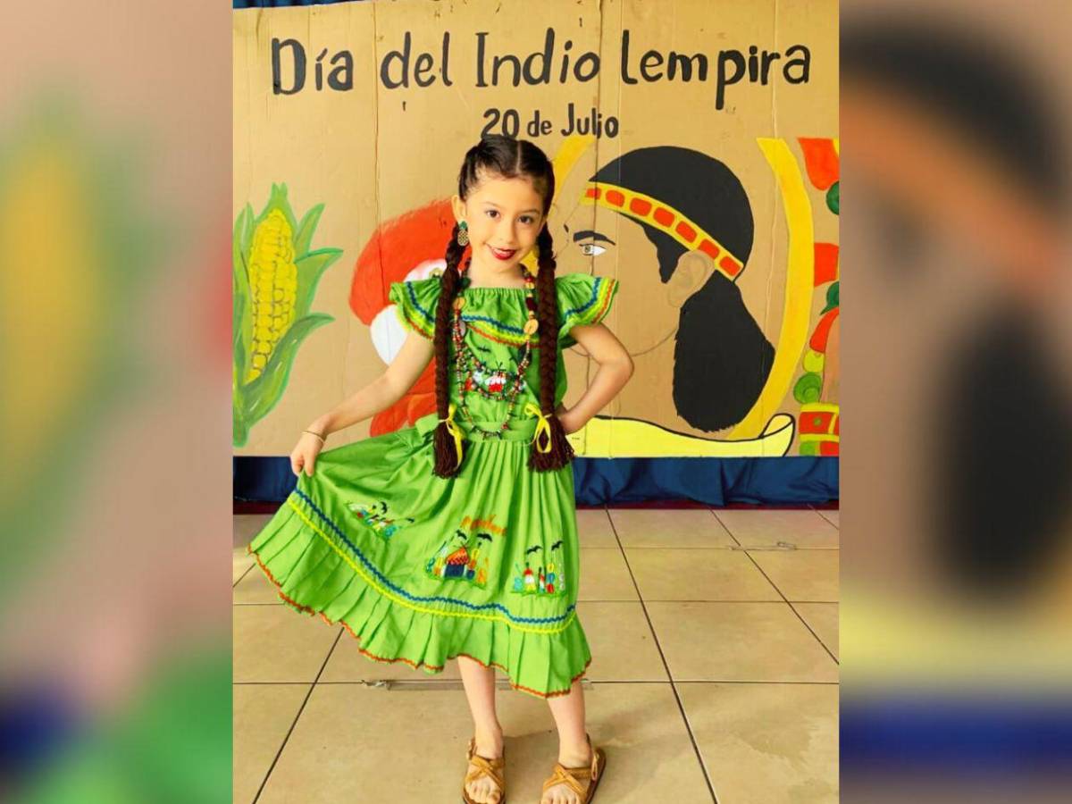 Niños hondureños honran al Cacique Lempira con espectaculares trajes típicos