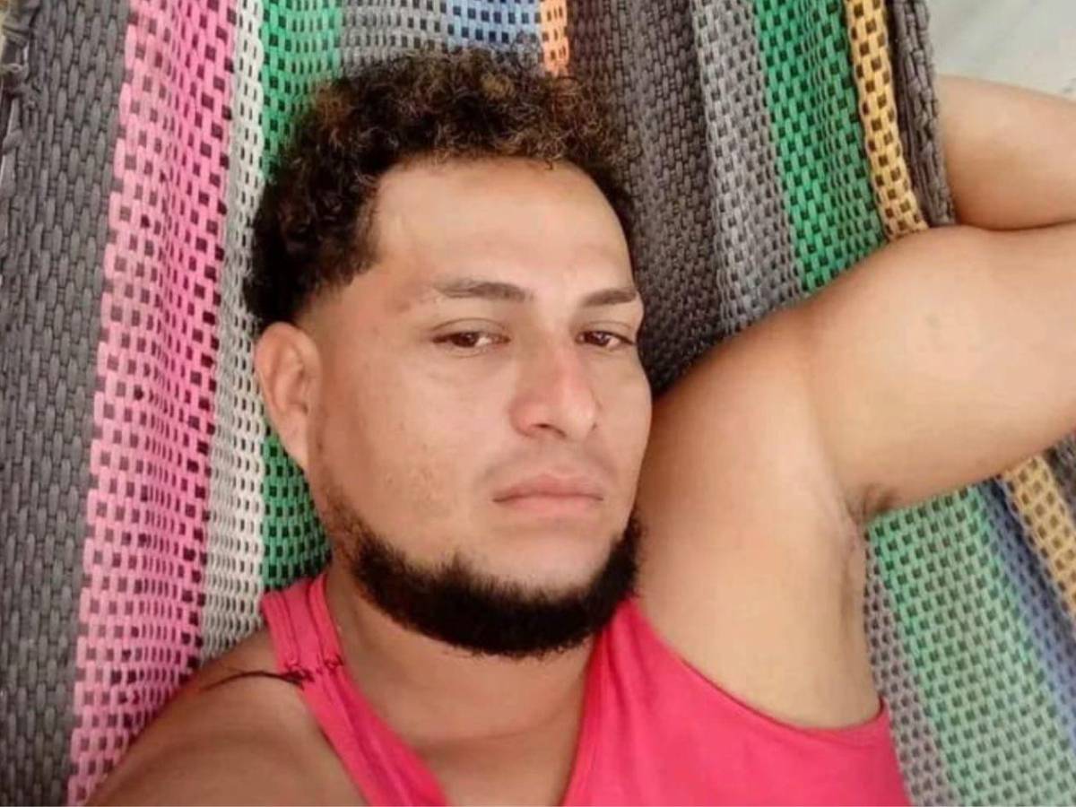 Pareja iba para el hospital con su hijito enfermo de neumonía y mueren al impactar con su moto