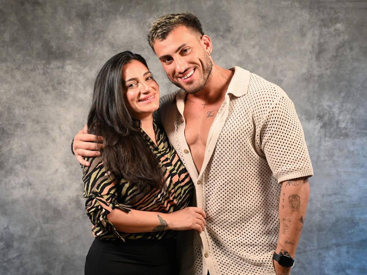 Romance del año: famoso futbolista enamoró a mujer 20 años mayor y ella responde a las críticas