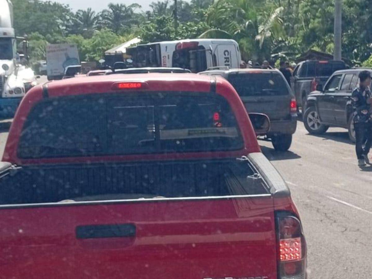 Así ocurrió el accidente de bus en El Progreso que dejó varios heridos