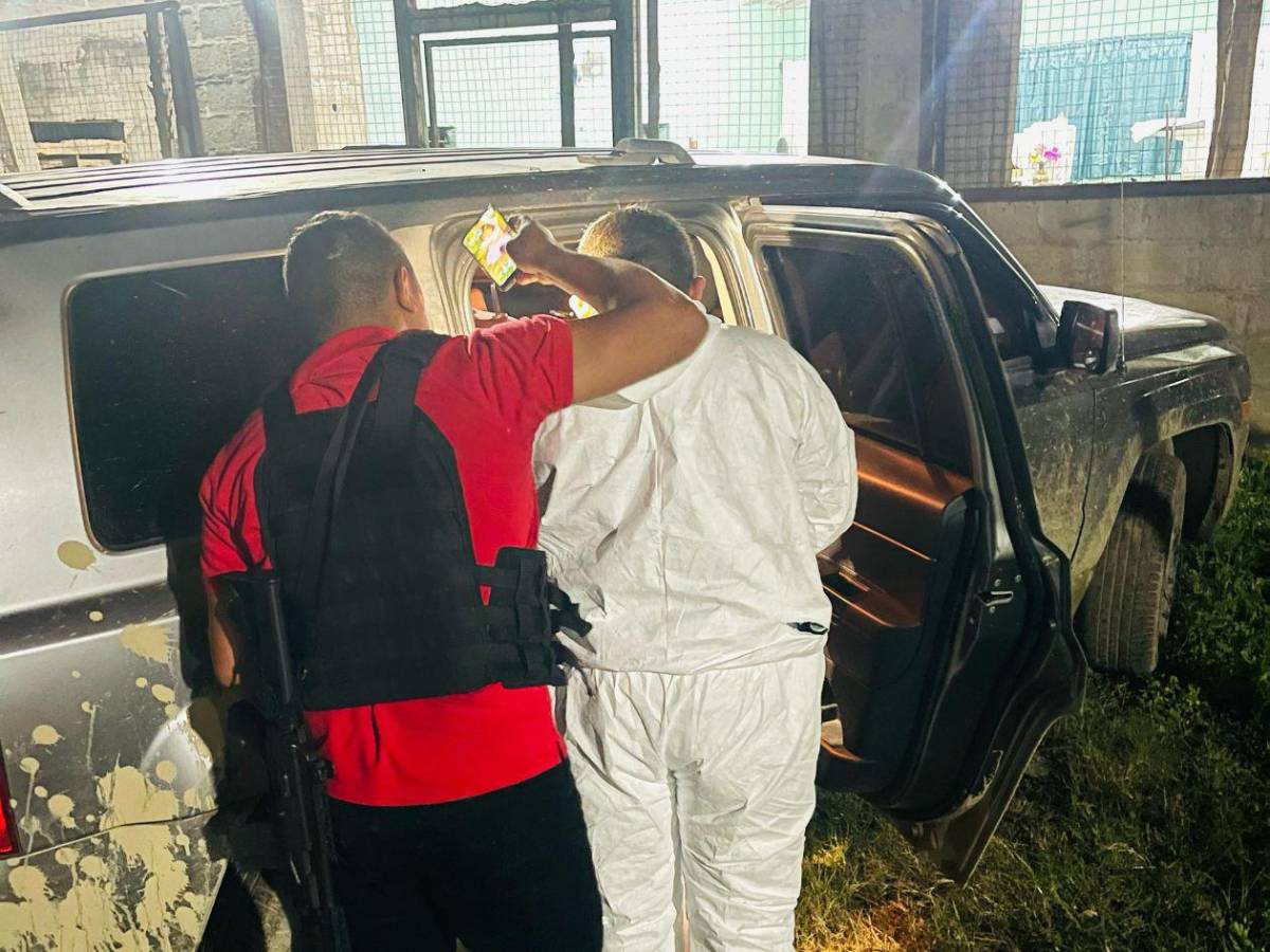 Hallan vehículo utilizado por sicarios en masacre en la Rivera Hernández