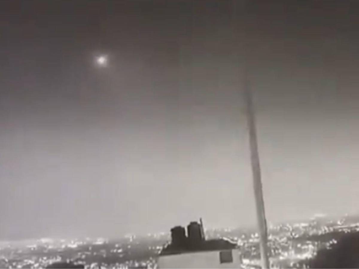 ¿Cayó un meteorito en México? Misterioso estruendo y destello alarma a habitantes