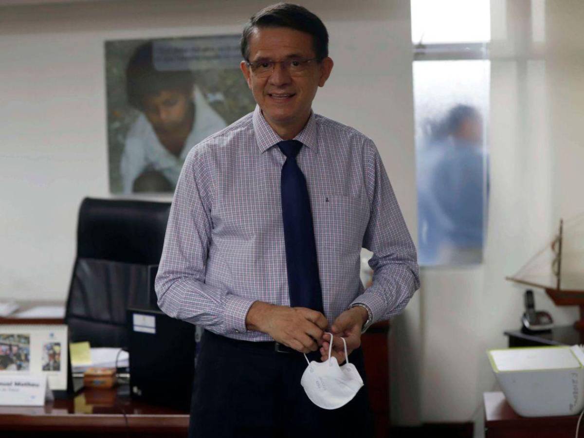 Octavio Pineda encara a exministro de Salud tras grave acusación