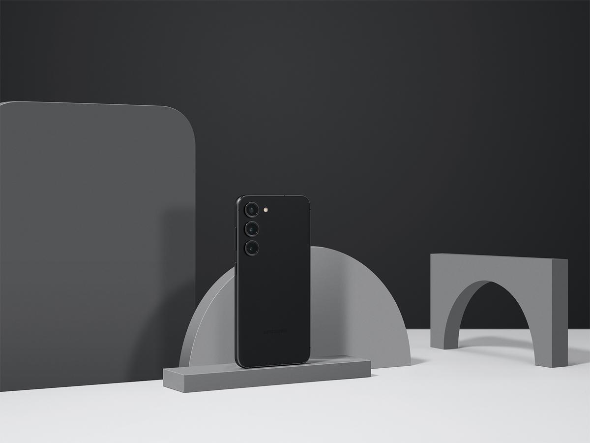 La IA mejorada de Nightography del Samsung Galaxy S23 permite que las fotos y los videos con poca luz se mantengan brillantes y coloridos.