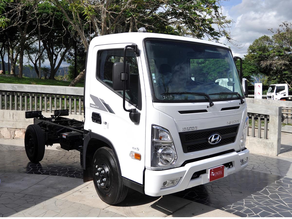 Con el modelo Hyundai EX5 cada trayecto será una experiencia suave y segura.