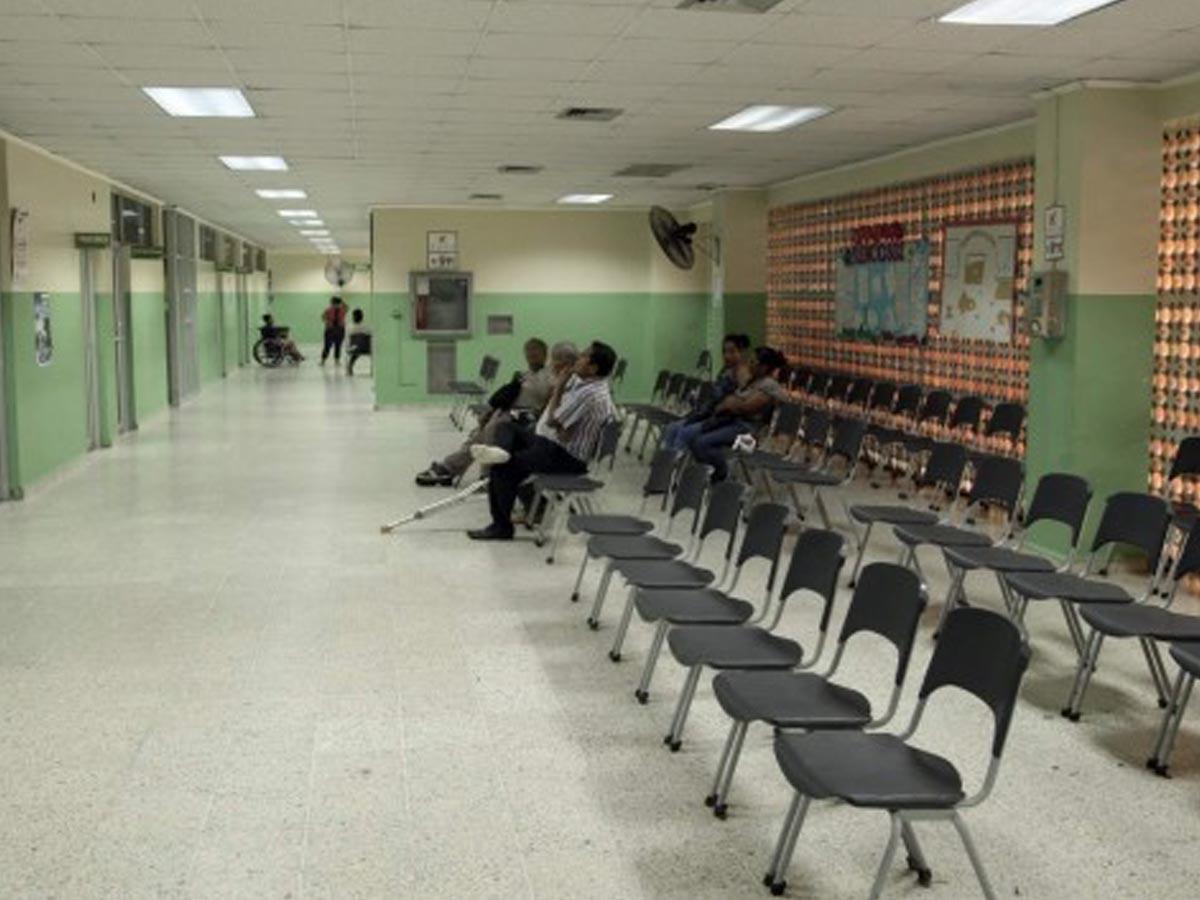 Sin atención consultas externas por asambleas informativas