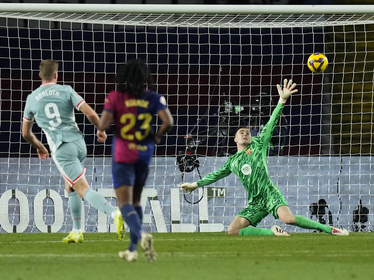 El disparo de Alexander Sorloth que superó a Iñaki Peña para la victoria del Atlético de Madrid.