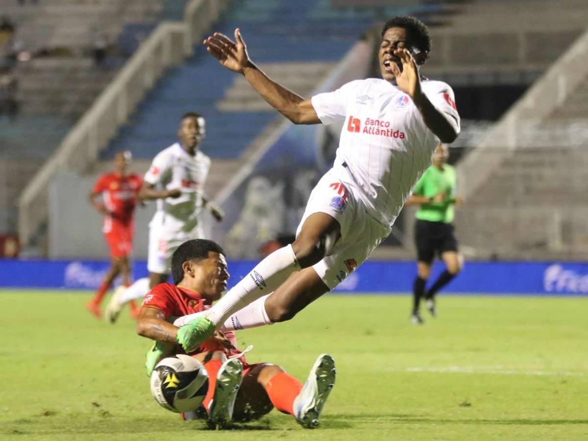 Lamento de Olimpia, esposa de Espinel sorprende e hijo de leyenda brilla