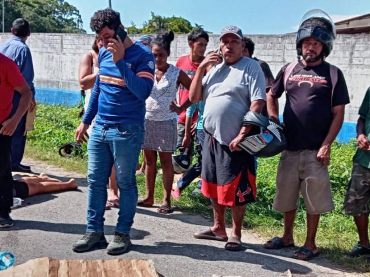 Llanto y dolor: Padre e hijo mueren arrollados por rastra en La Ceiba