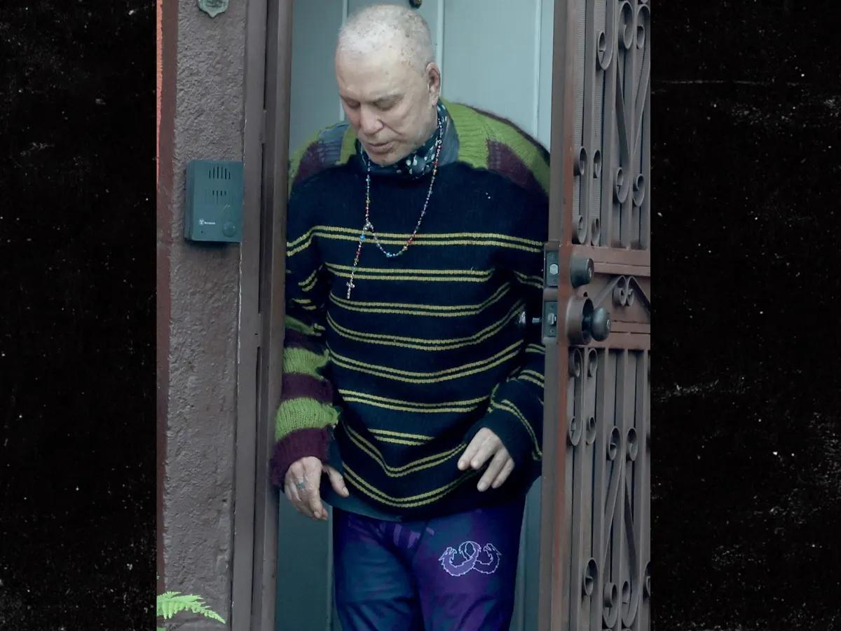 Mickey Rourke niega haber creado una campaña para recaudar fondos